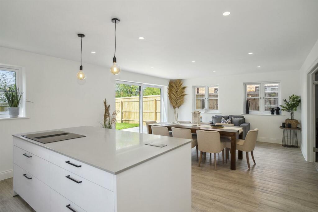 69764 4_5 Farm Court (11)_low.jpg