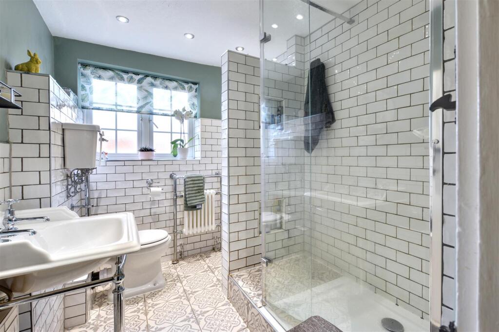 Shower Room_1.jpeg