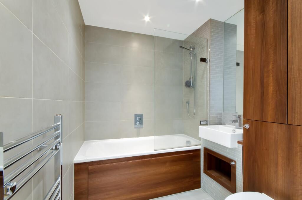 Bathroom - Kara Cour