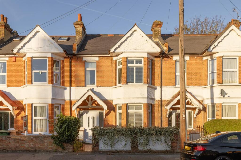 Cavendish Drive, E11