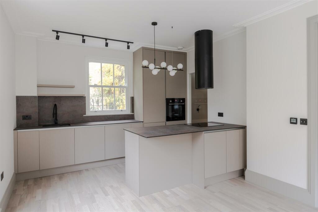 MEWS, 11-12 Grenville Street-3.jpg
