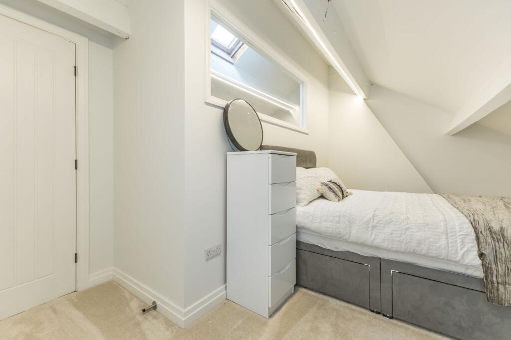 Attic Room/Bedroom 3