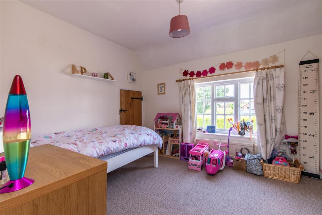 5 Scrimshire Lane-Hi-12.jpg