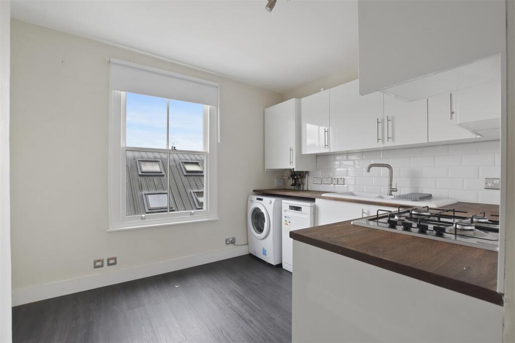 06-8db1GCWT - TFF - 23 Pember Road - Kitchen 4 -Or