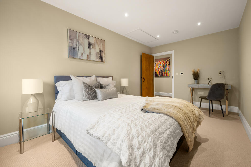 pkp - SE - CB Dressed - 28 - High Res