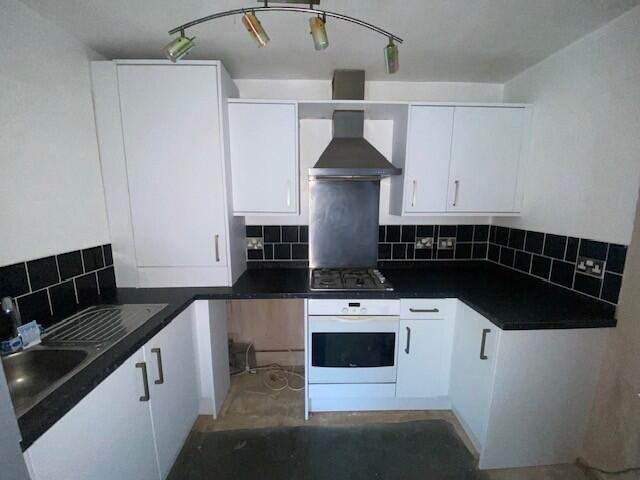 KITCHEN T202509101147.jpg