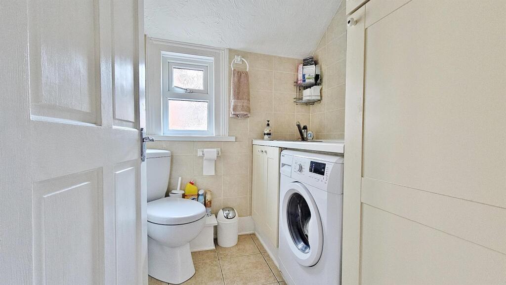 Cloakroom/Utility