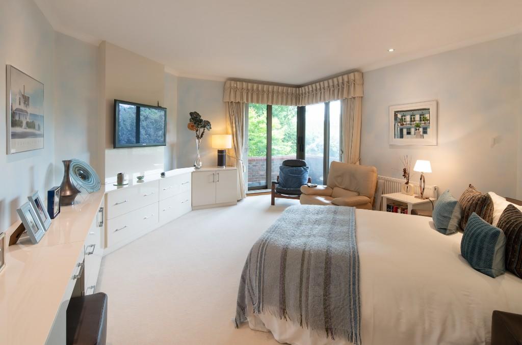 Principal bedroom