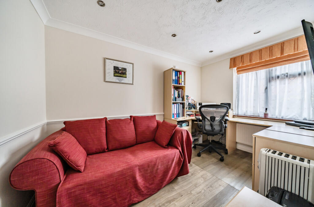 1341060-5-68a6f83...