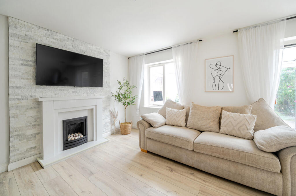 1319768-2-686b90c...