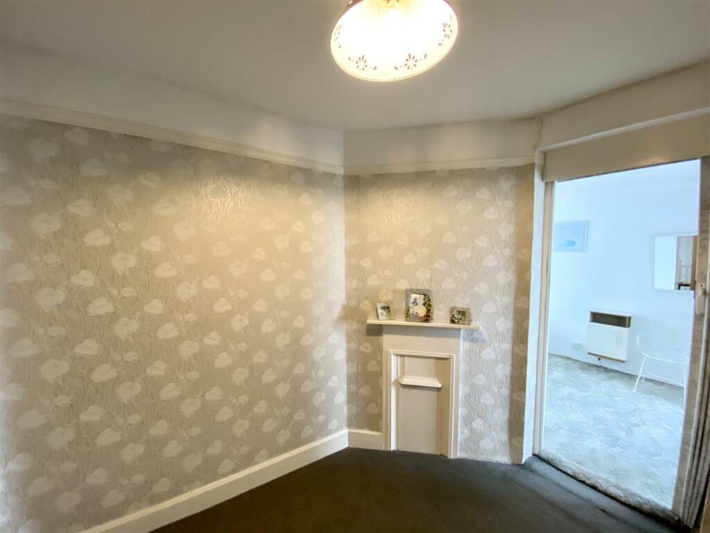 DRESSING ROOM