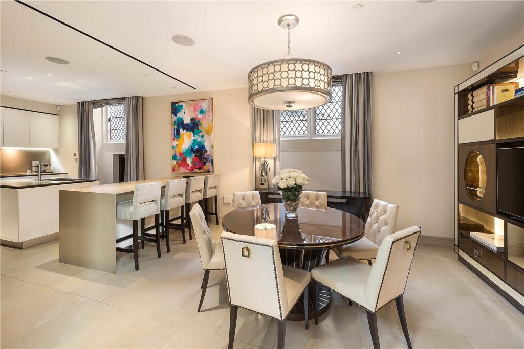 Breakfast Room