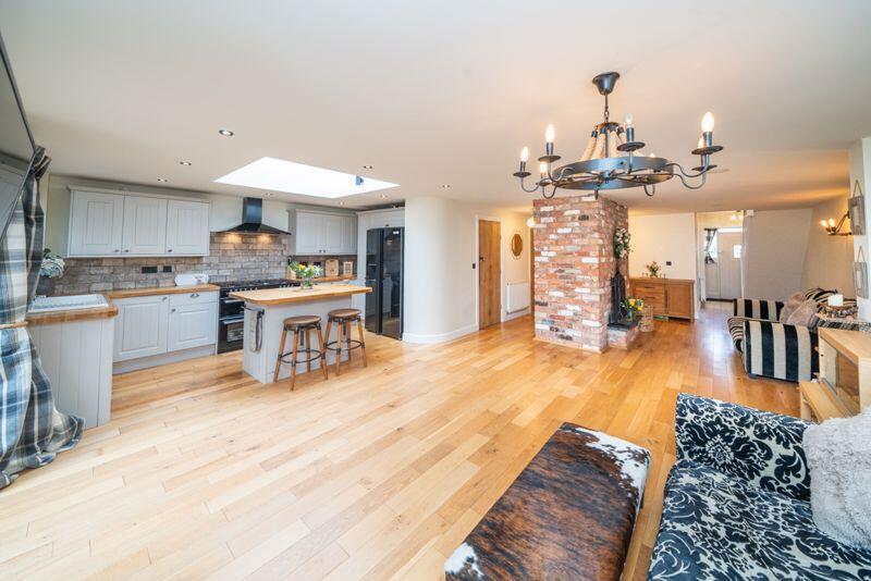 OPEN PLAN KITCHEN/DINER