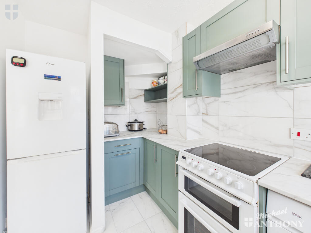 CAM03852G0-PR0442-STILL007