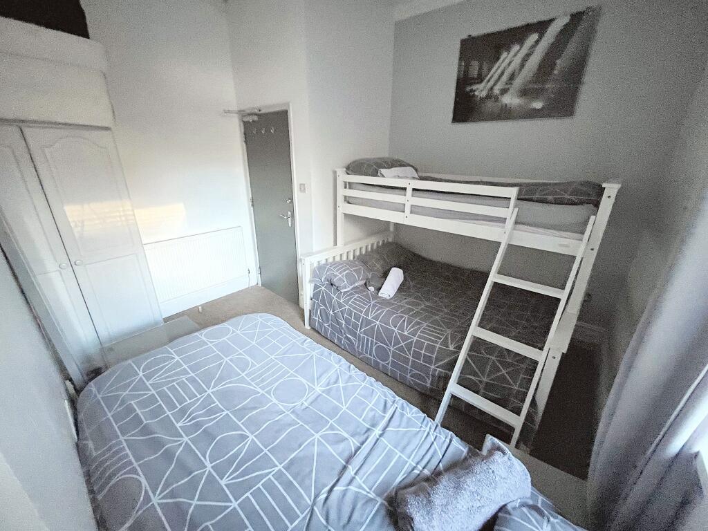 F1Bed22