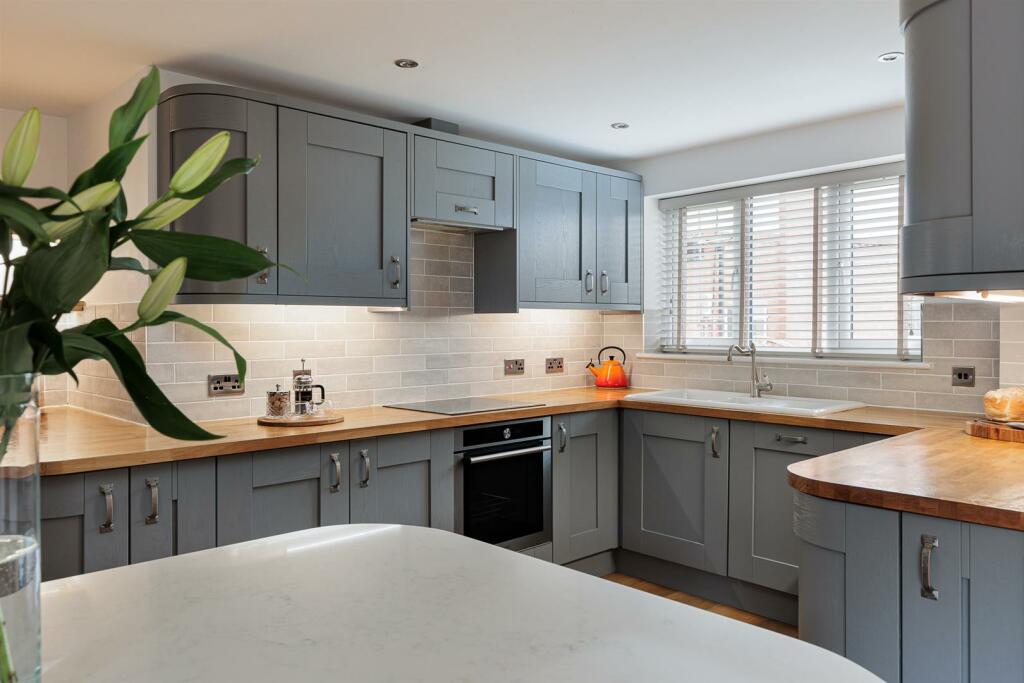Kitchen Family Room