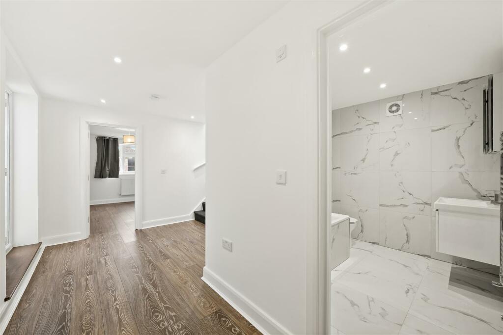 1A Dalmeny Close - 8T27X6jguWZQyC0FxTHd.jpg