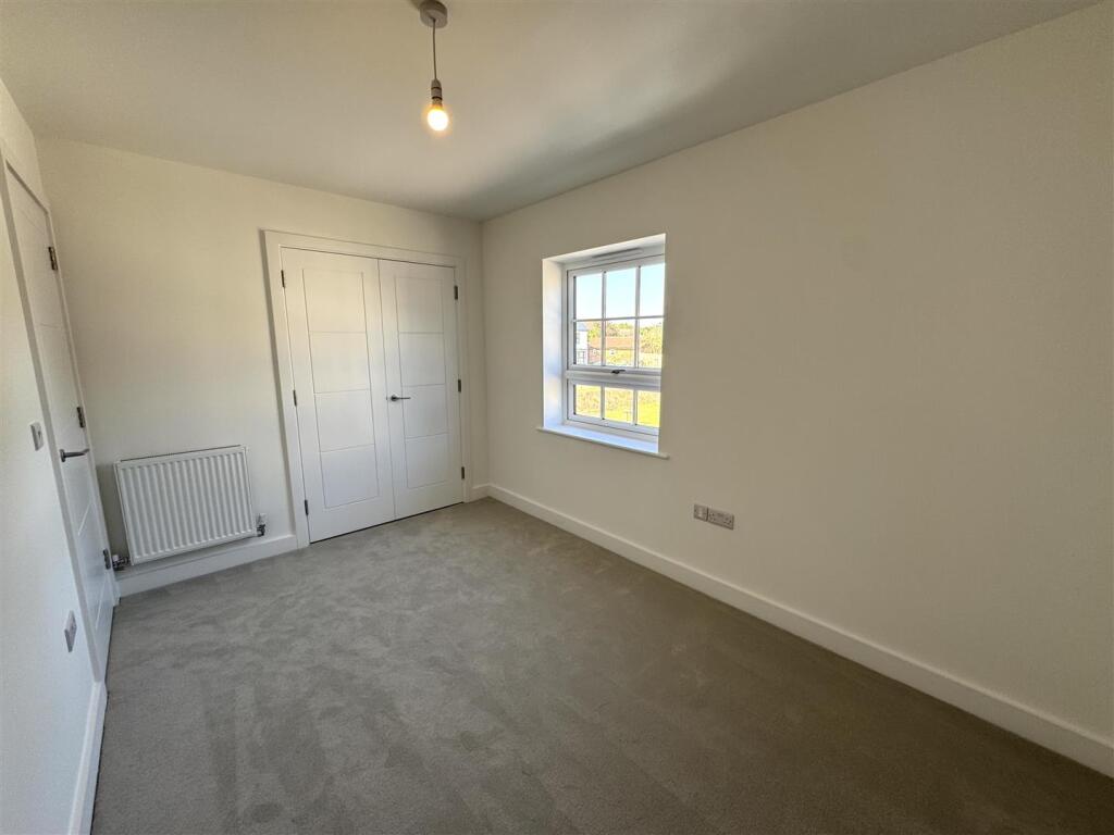 Bedroom 2 pic 5.jpeg