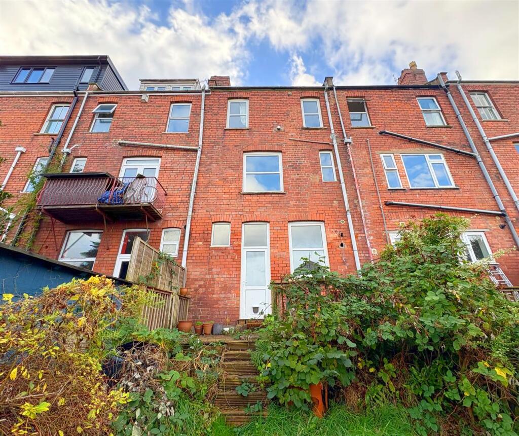 Rear view of property.jpg