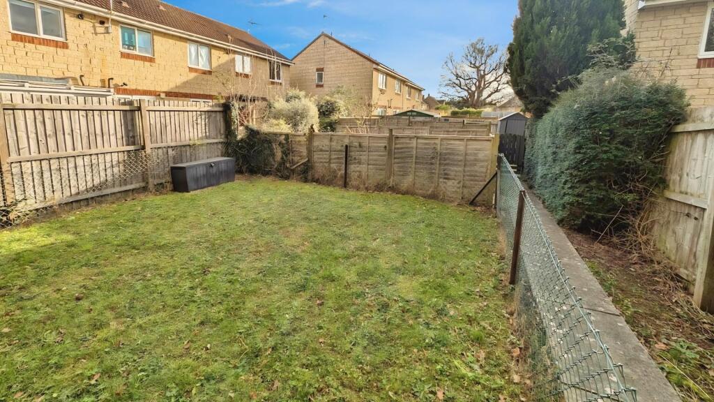 4 Larkrise garden b.jpg