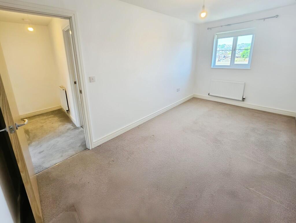 ebf5c909-Bedroom ...