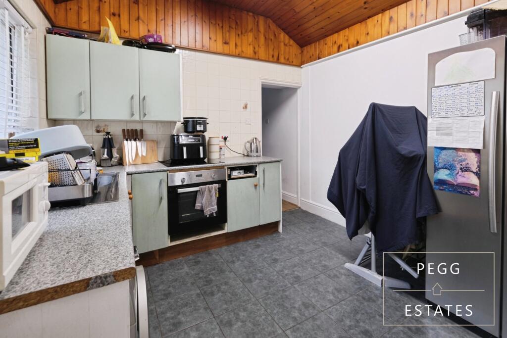 Warren Road, Torquay