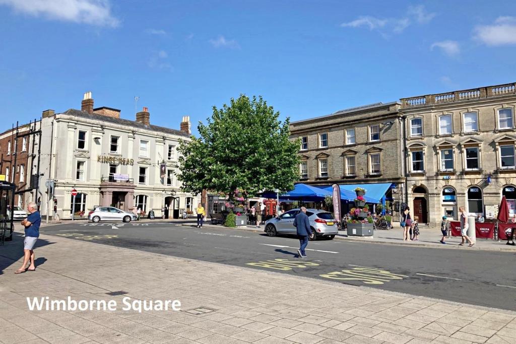 Wimborne Square