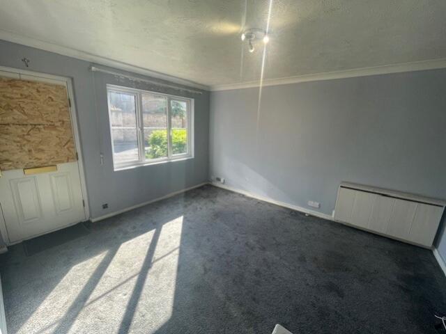 ebury 5