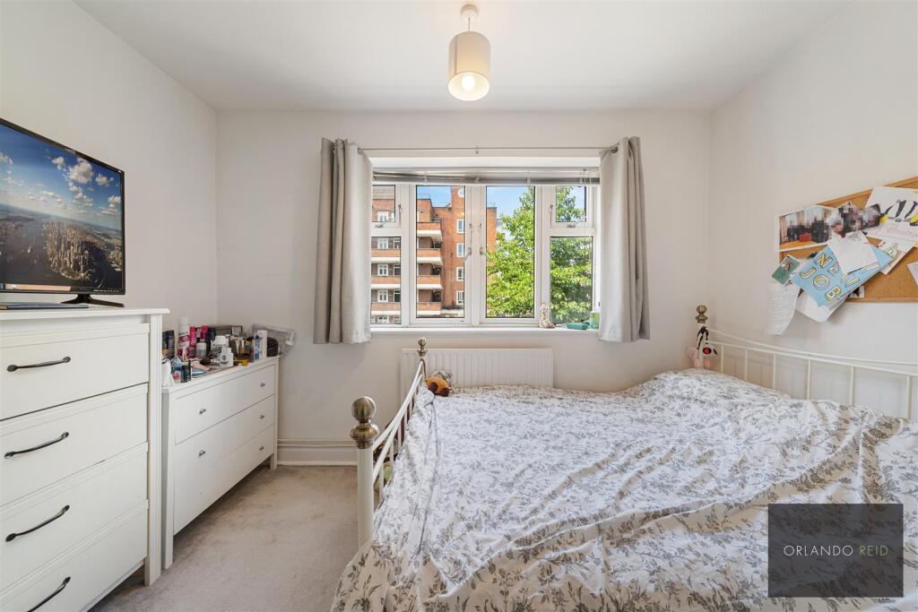 33 Morant House SW9 9AA-8.jpg