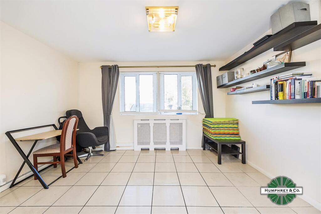 16 Tunnel Gardens -009.jpg