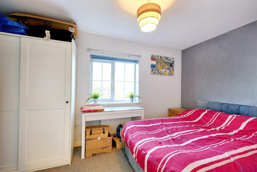 53 Wessex Bed1-2.jpg