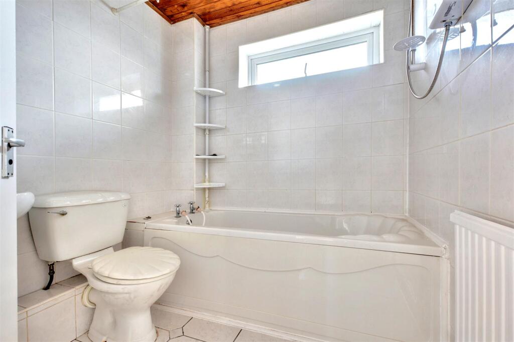 Bathroom_1.jpeg