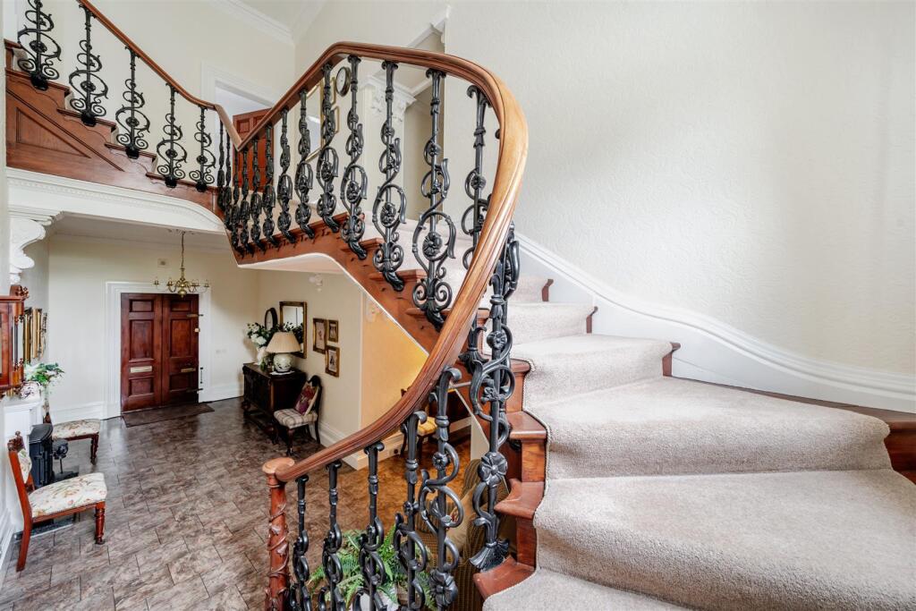 ENTRANCE HALLWAY