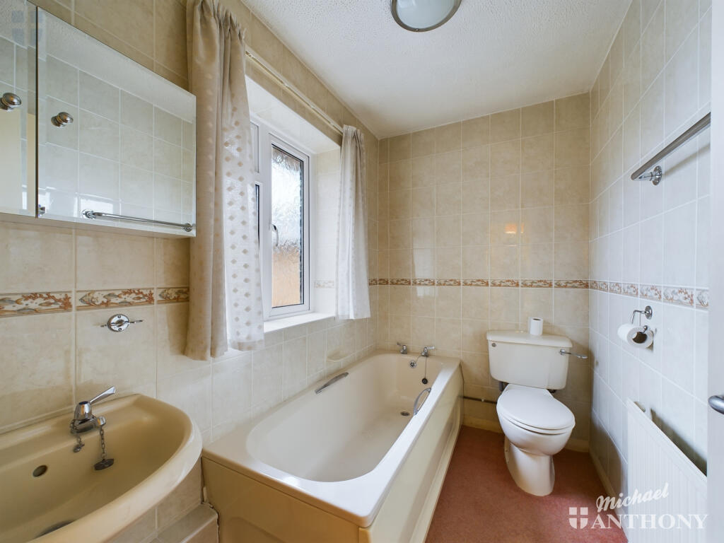 CAM02538G0-PR0110-STILL005