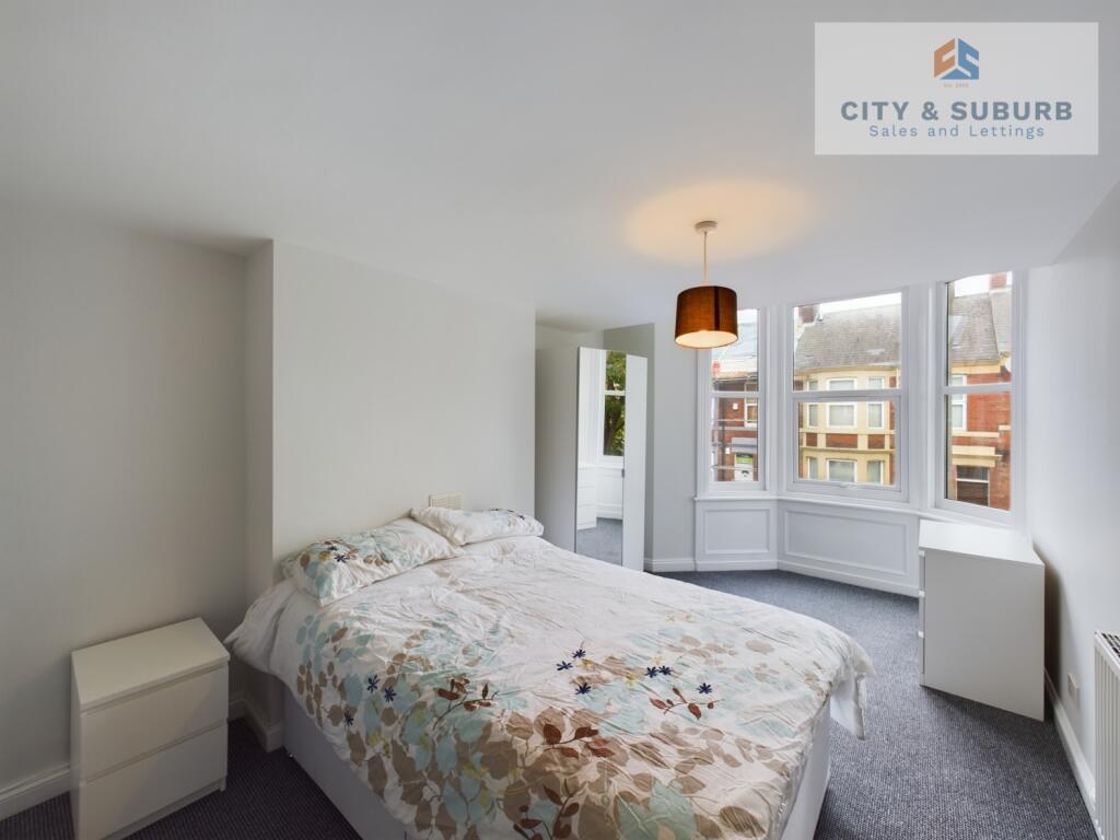 CAM01351G0-PR0048-STILL001