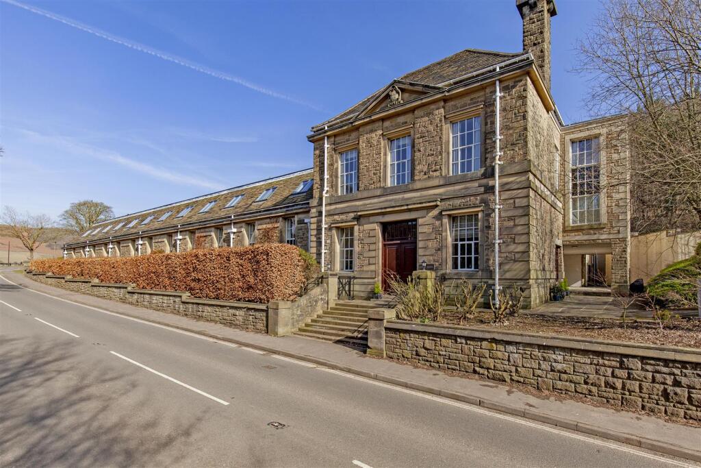 Front External-2.jpg