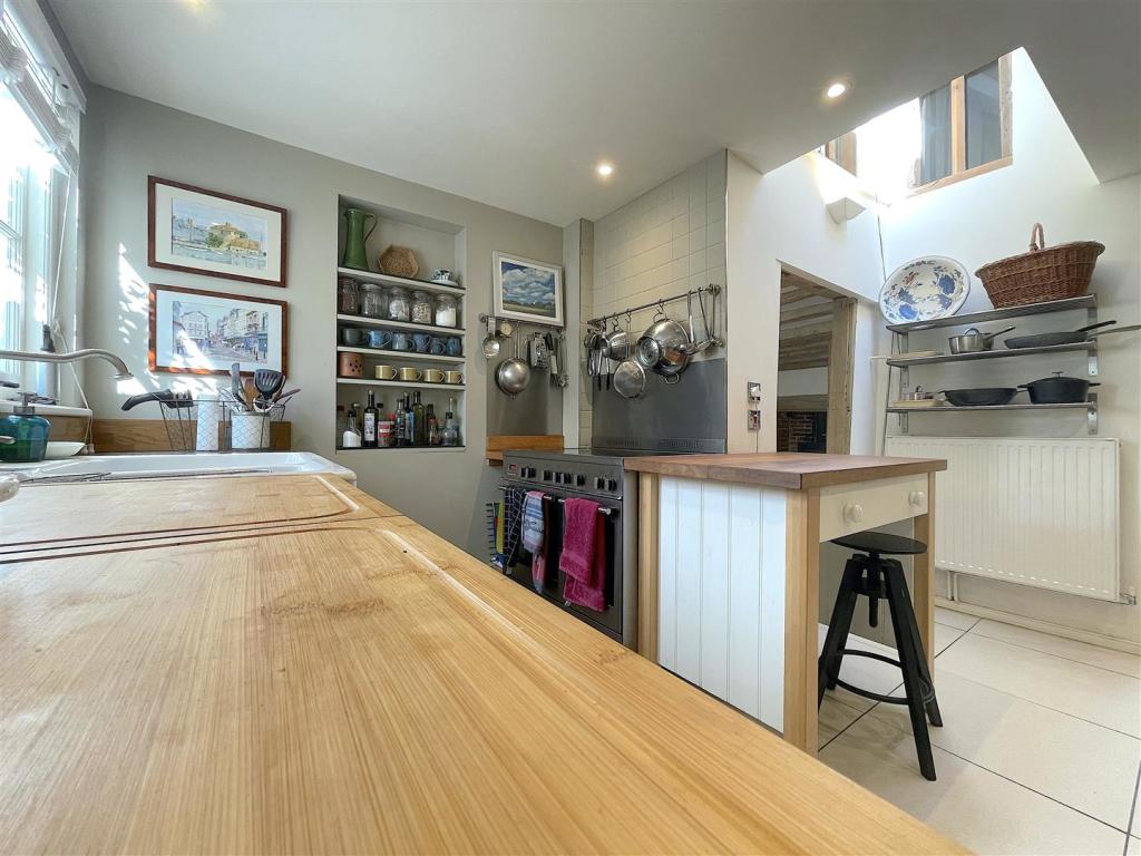 Kitchen (6).jpeg