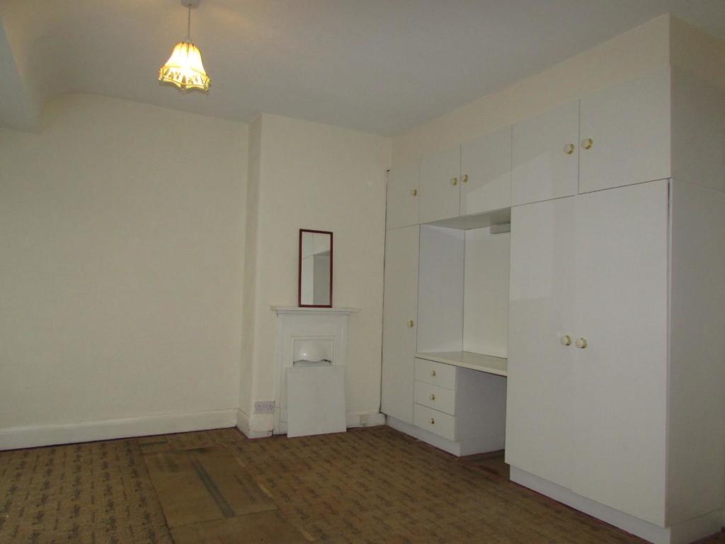 MasseyAve19bedd1.JPG