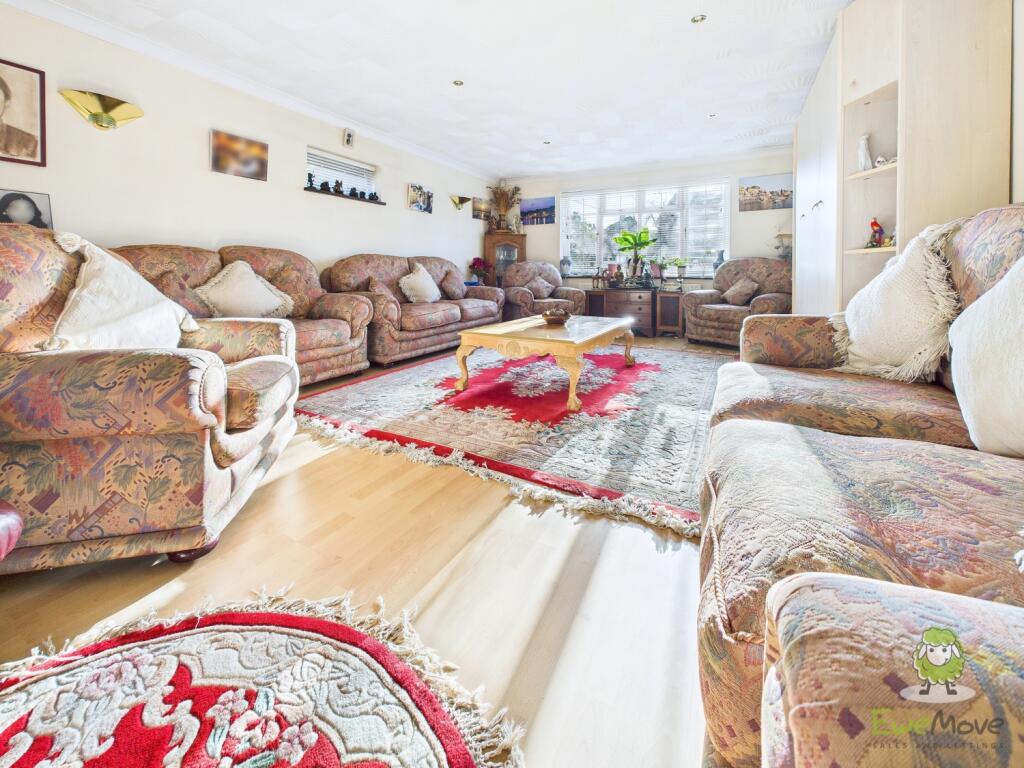 CAM01543G0-PR0169-STILL023