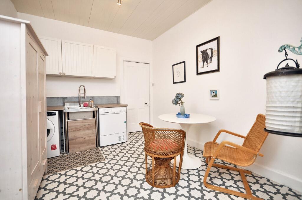 Breakfast room/ utility