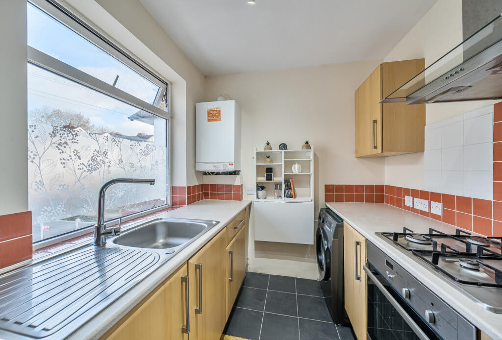 1381545-4-6915c28...