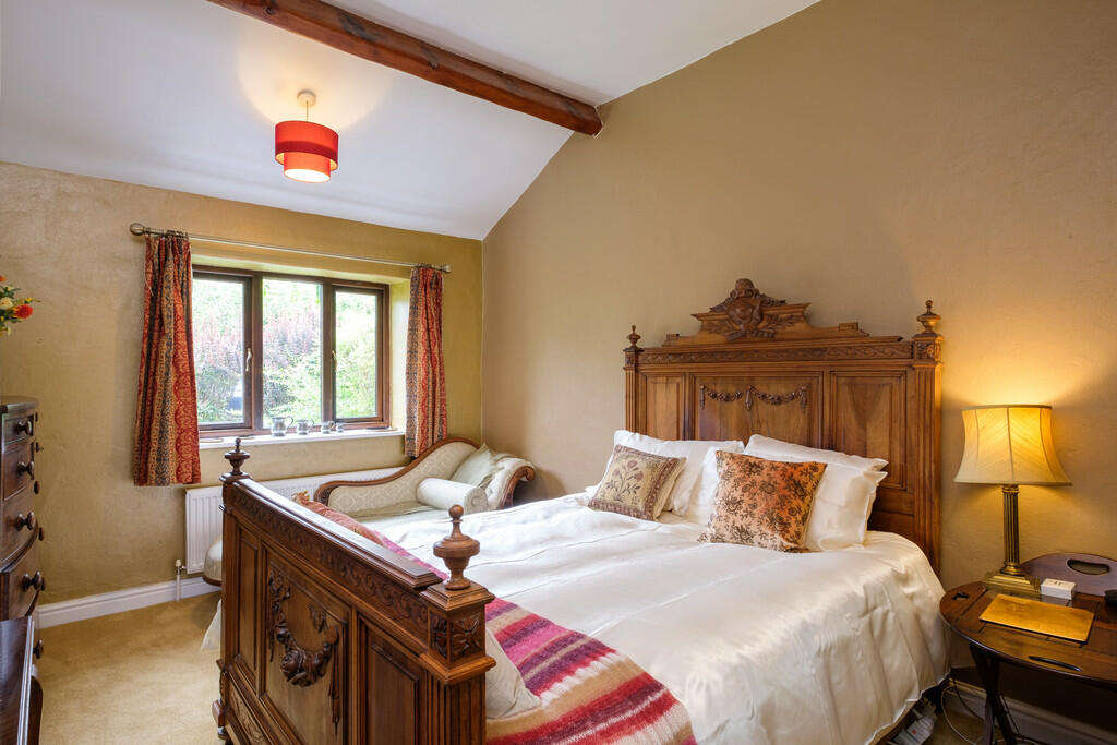 Harvest Cottage B...