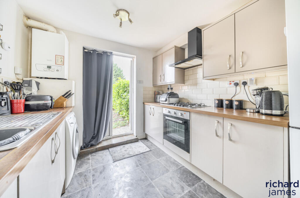 b4ae4e01236c46a9a64c5854a987ee08