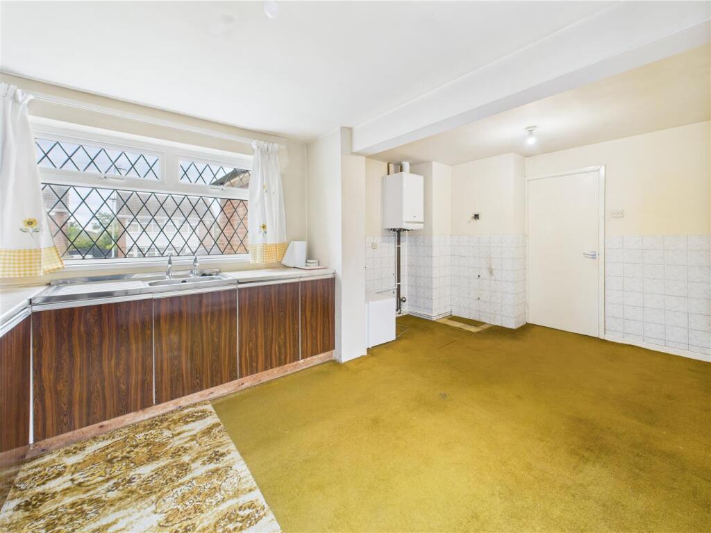 EXTENDED DINING KITCHEN