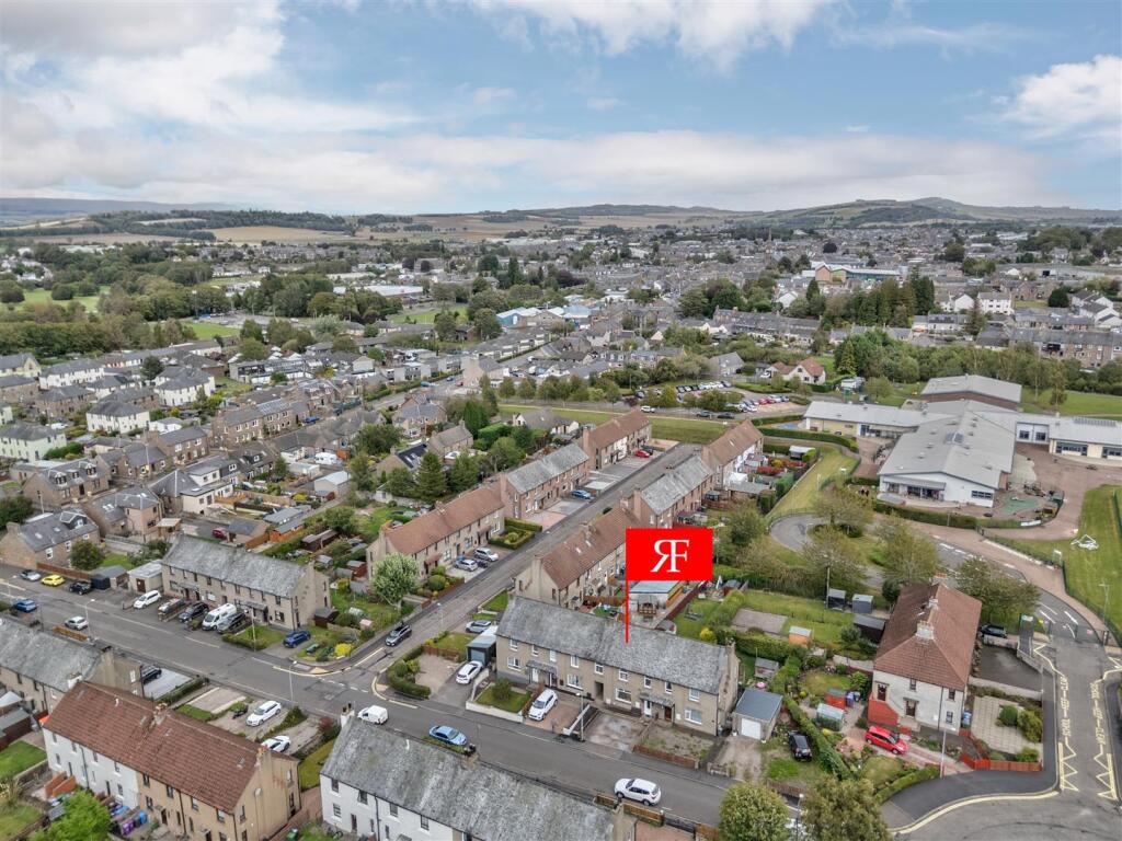 13 Lowson Avenue Forfar-20.JPG