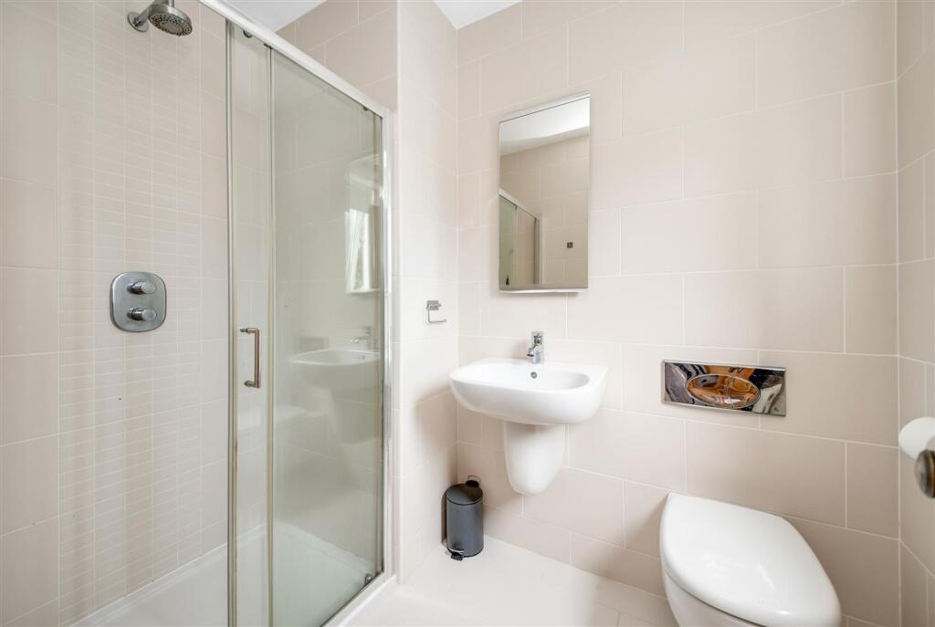 BEDROOM ONE EN-SUITE