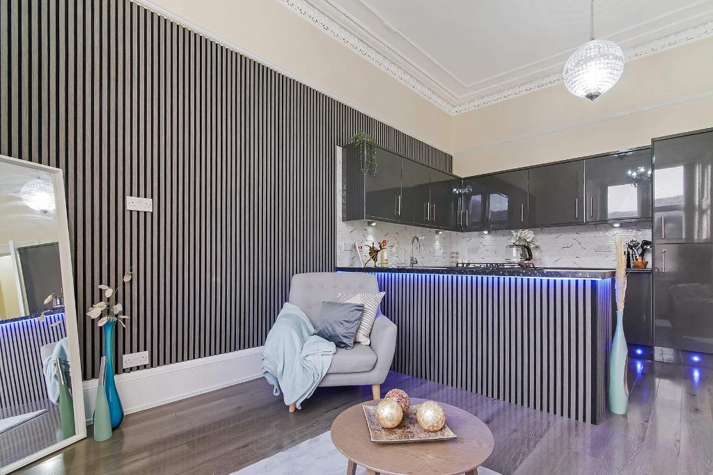 Lounge/Kitchen