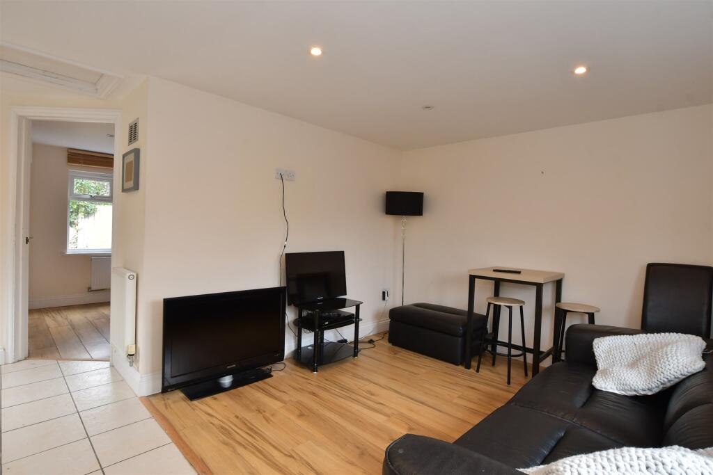 Annexe Living Room/Kitchen