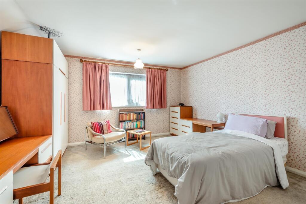 8659041-interior07.jpg