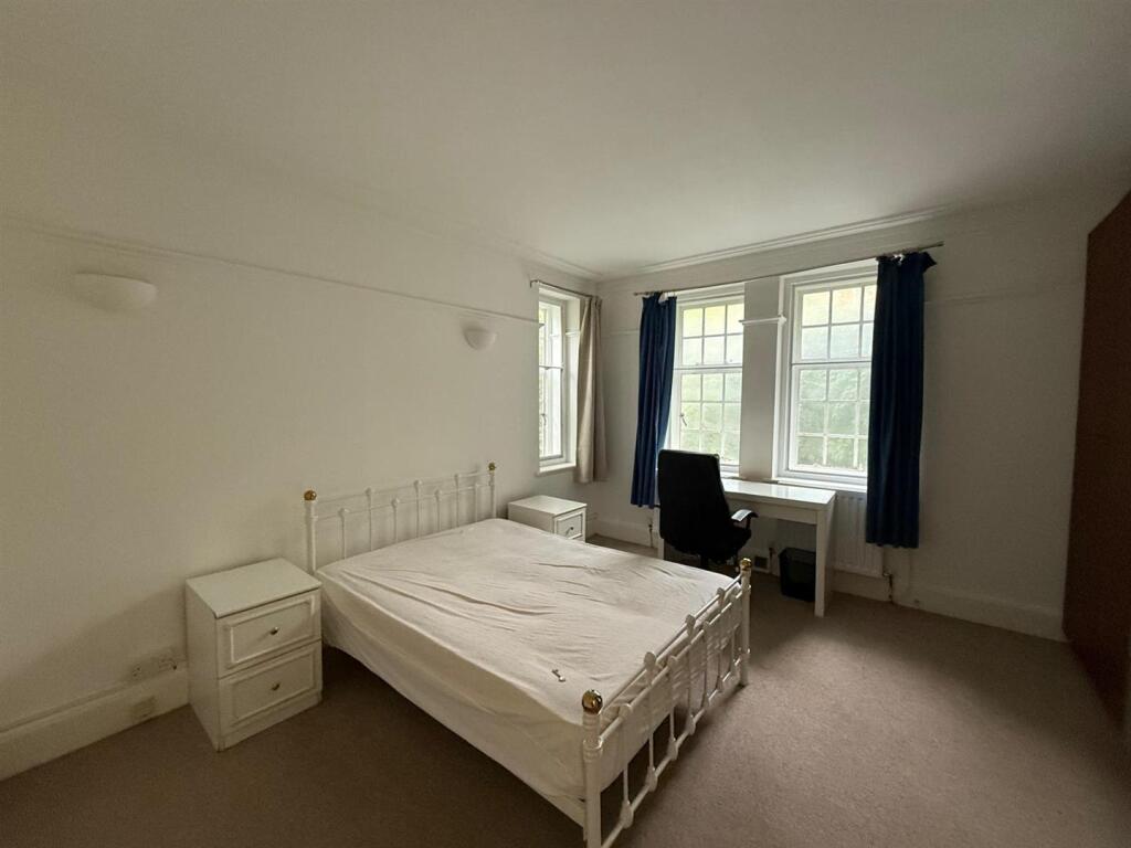 bed2.jpg